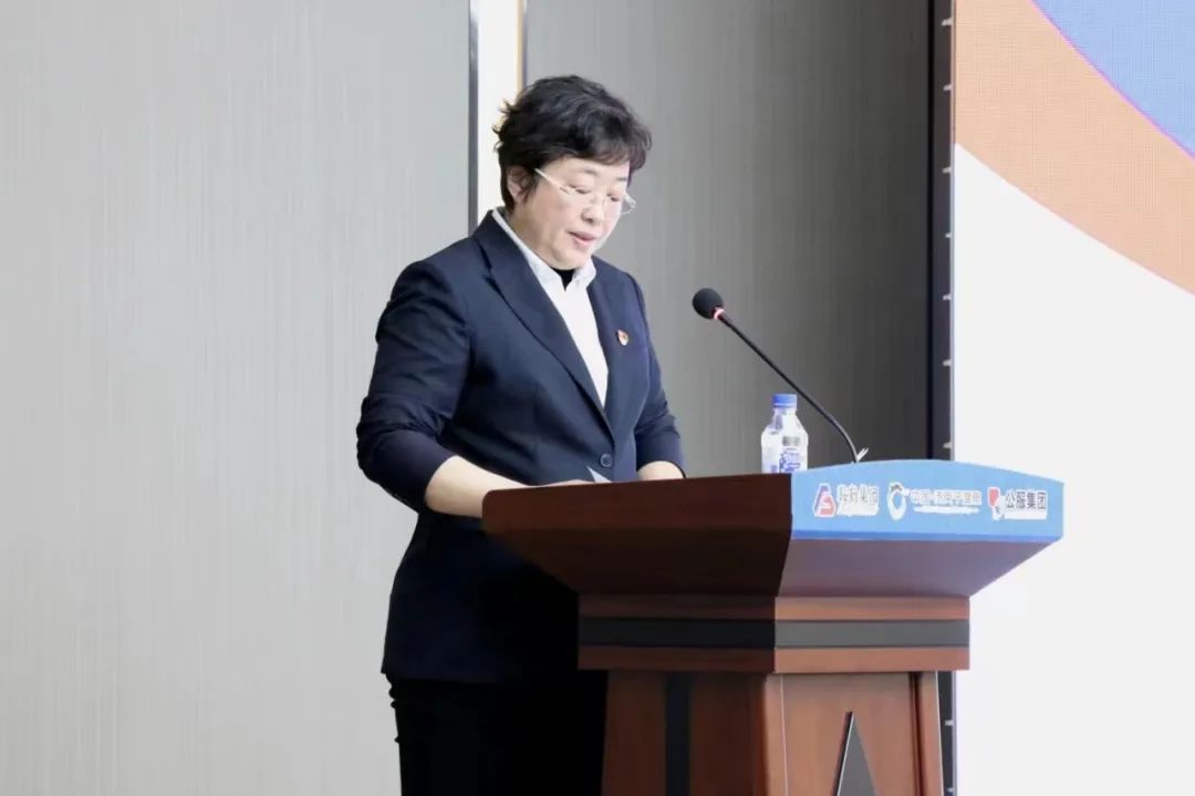 鞍勤集團(tuán)、溫泉集團(tuán)、公服集團(tuán)2023年新任干部任前集體談話及集體送任儀式圓滿結(jié)束