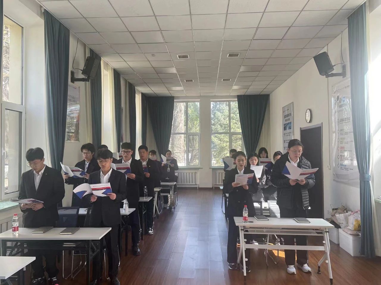 學(xué)習(xí)新知識(shí)，感悟新內(nèi)涵——鞍勤集團(tuán)、溫泉集團(tuán)、公服集團(tuán)新生培訓(xùn)迎來(lái)階段性成果